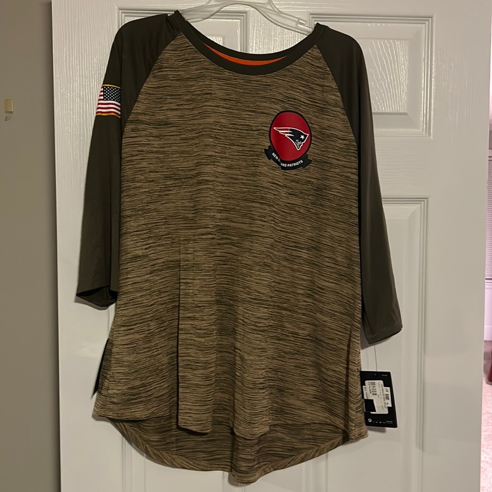 Womens New England Patriots shirt